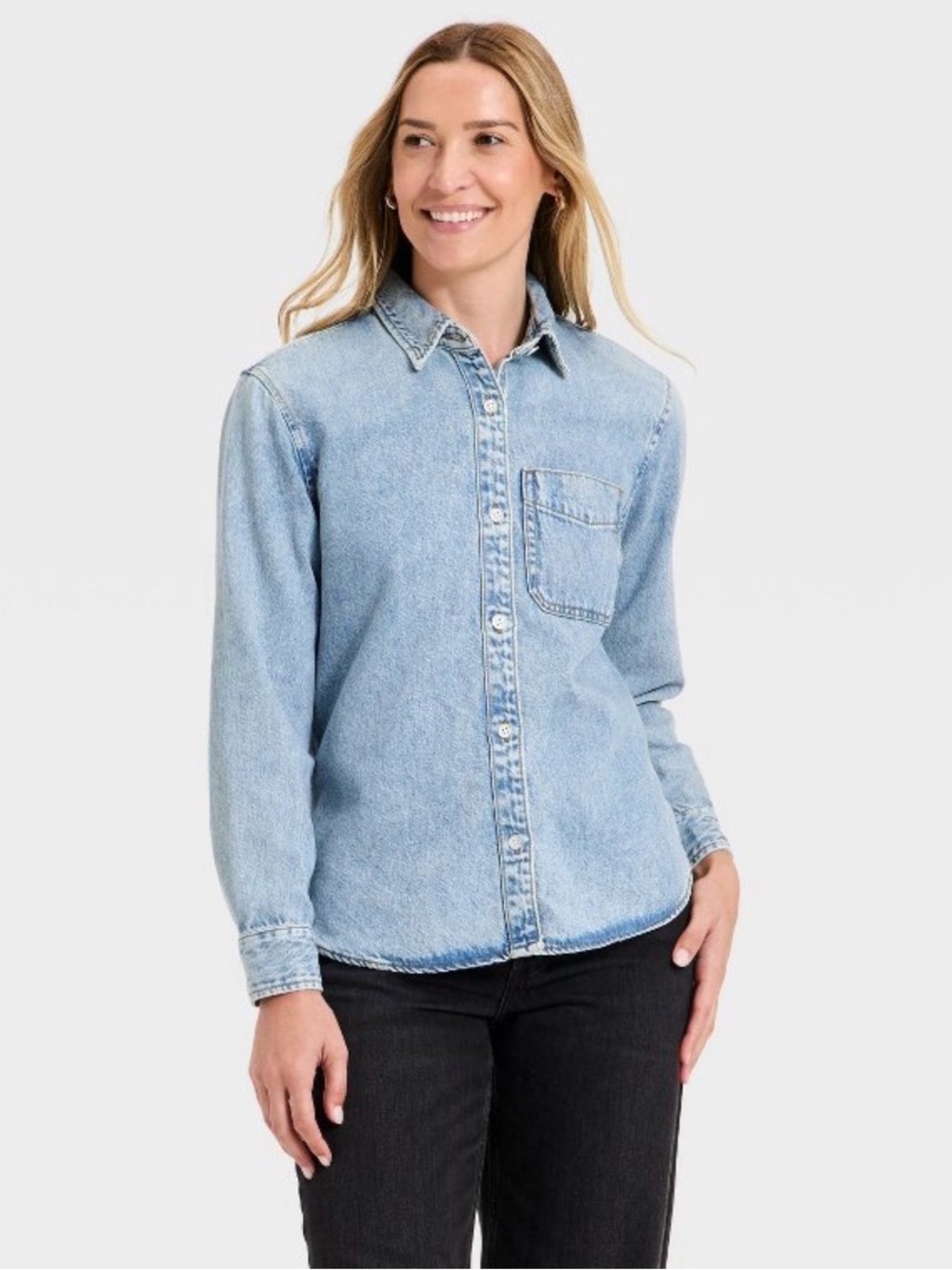 Universal Thread Light Blue Oversized Denim Button Down Shirt Small - C65-012
